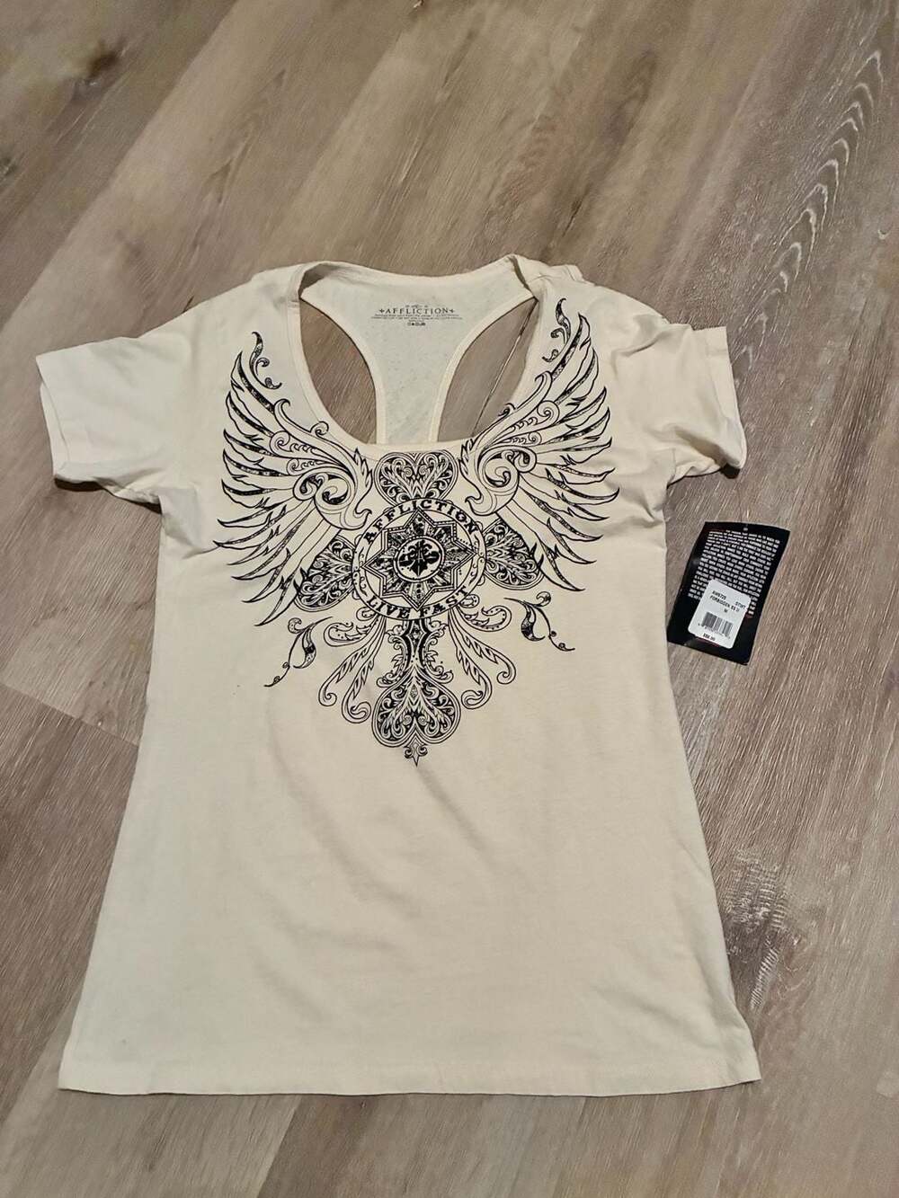 Affliction Live Fast Winged Cross Graphic Short Sleeve Tee Cream Size M